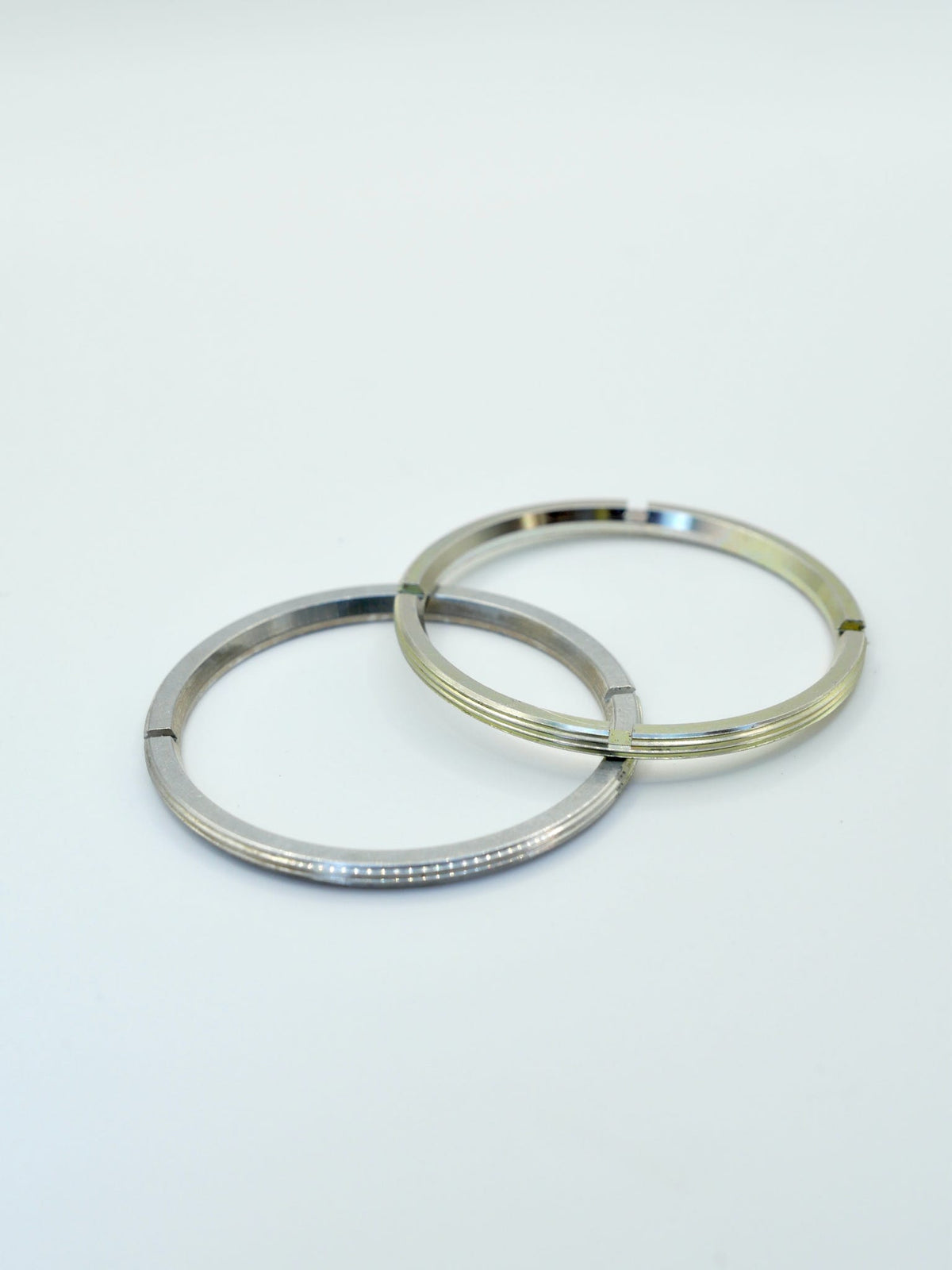 Tube retention ring